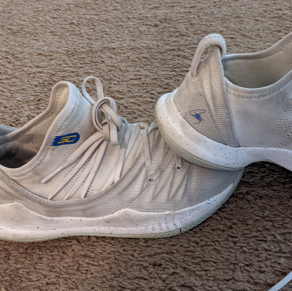 Stephen Curry basketball shoes for boys